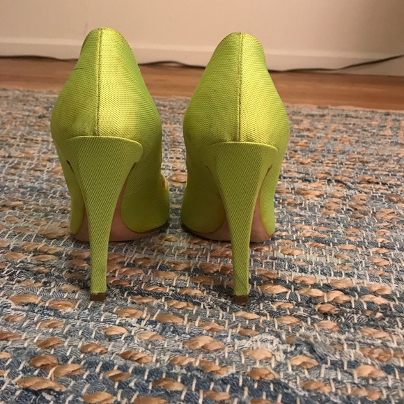 Christian Dior lime green/neon yellow heels - Picture 3 of 4